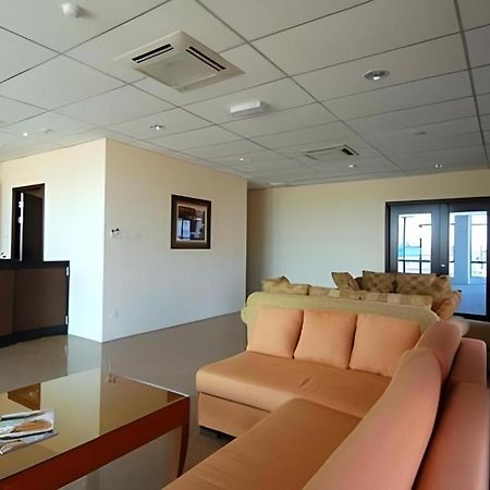 Aristo Hotel @ Putatan Kota Kinabalu Exterior foto